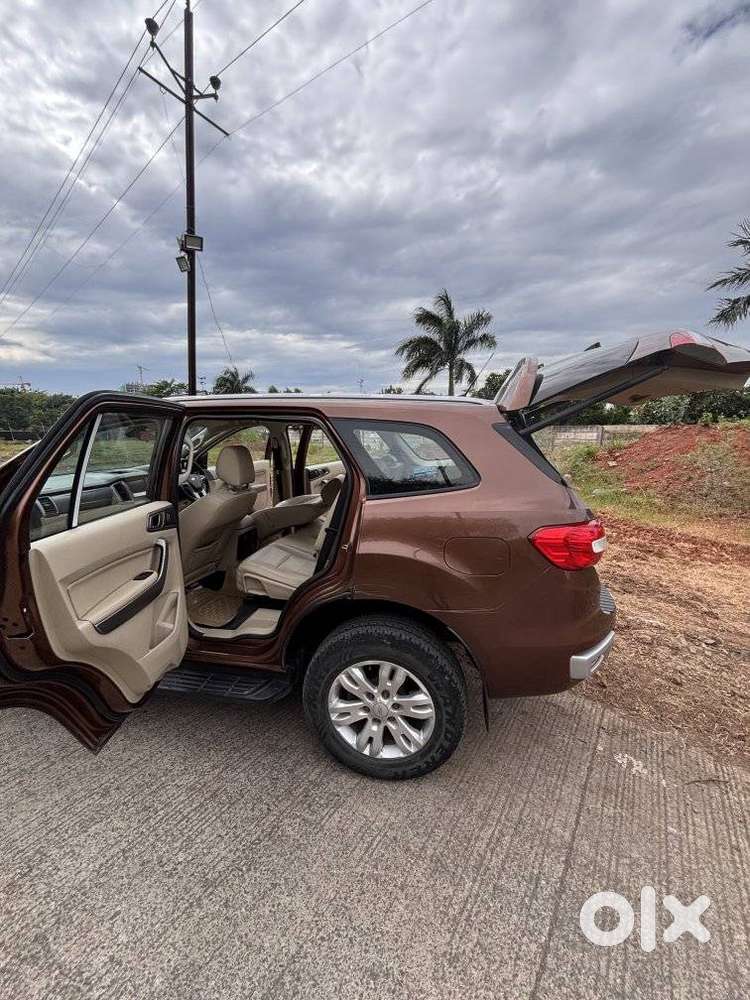 Ford Endeavour 2.2 Trend At 4x2, 2016, Diesel