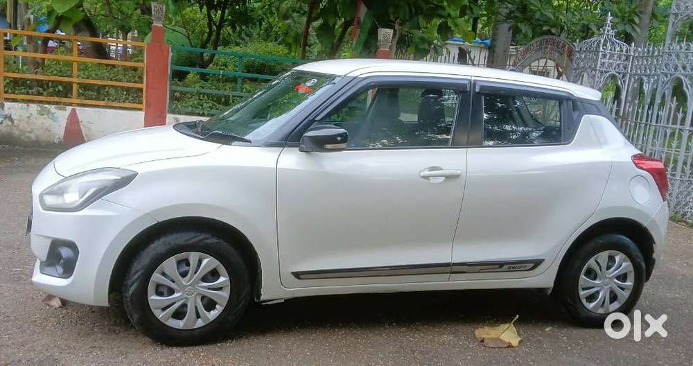 Maruti Suzuki Swift Vxi Optional, 2023, Petrol