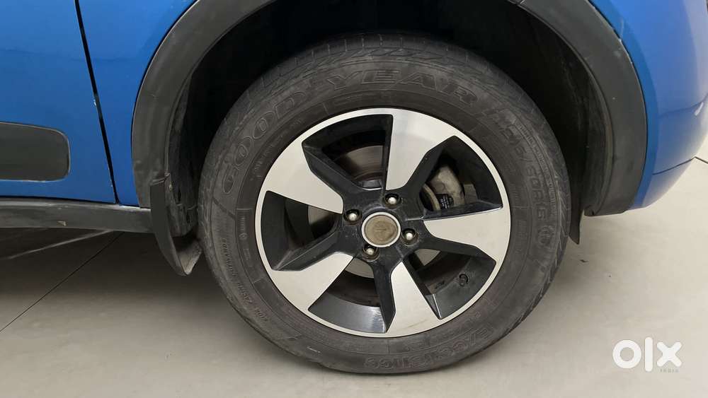 Tata Nexon 1.2 Revotron Xza Plus (l), 2019, Petrol