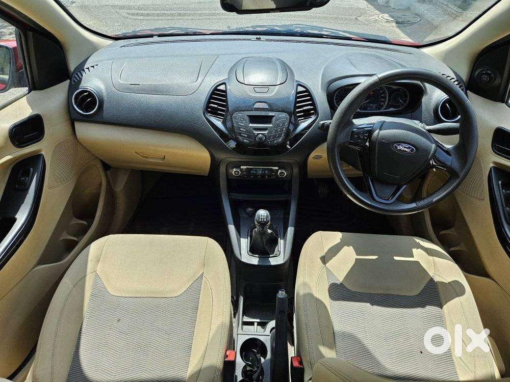 Ford Figo Aspire Titanium Blu, 2015, Petrol
