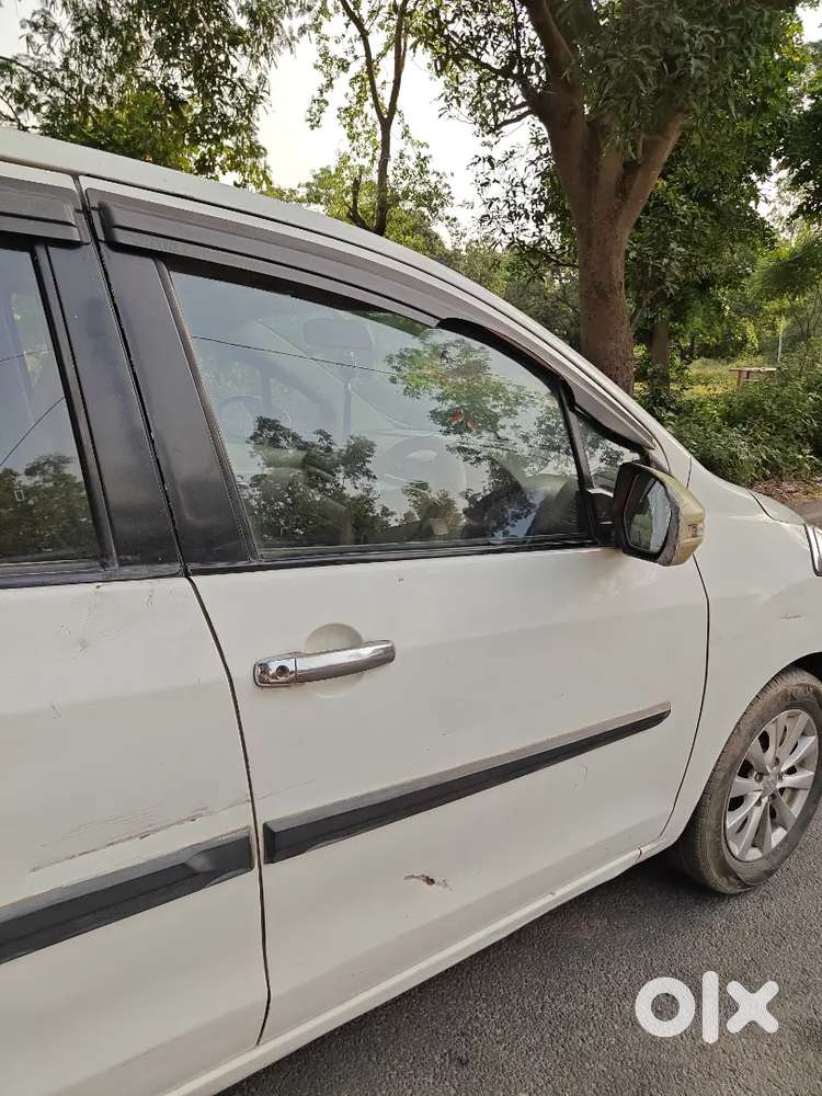 Maruti Suzuki Ertiga 2014 Diesel 97000 Km Driven