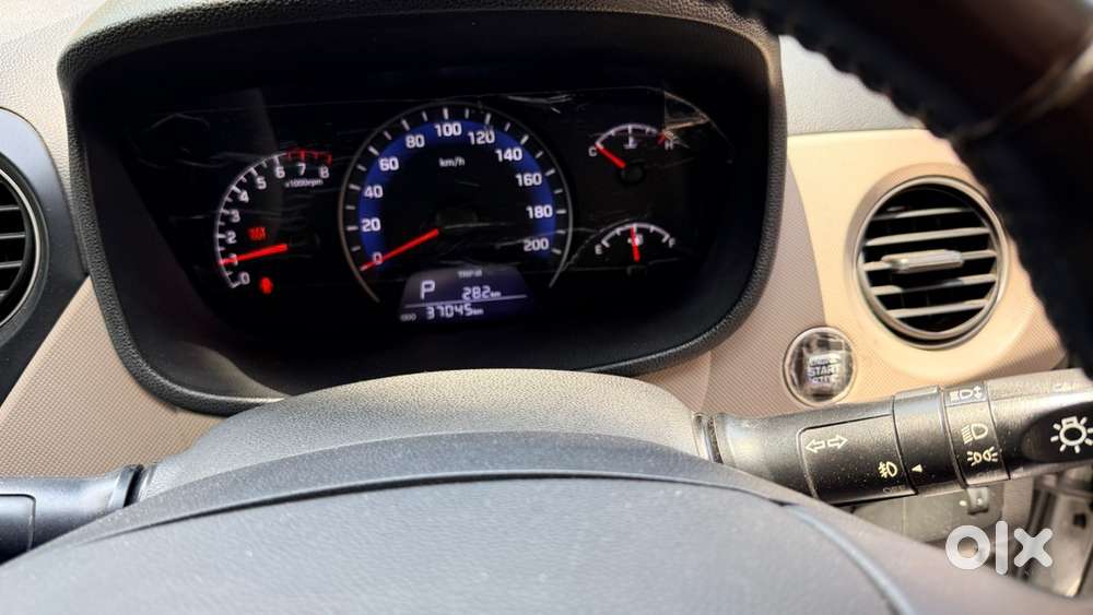 Hyundai Xcent Petrol Automatic 2015 Well-maintained (top Model)