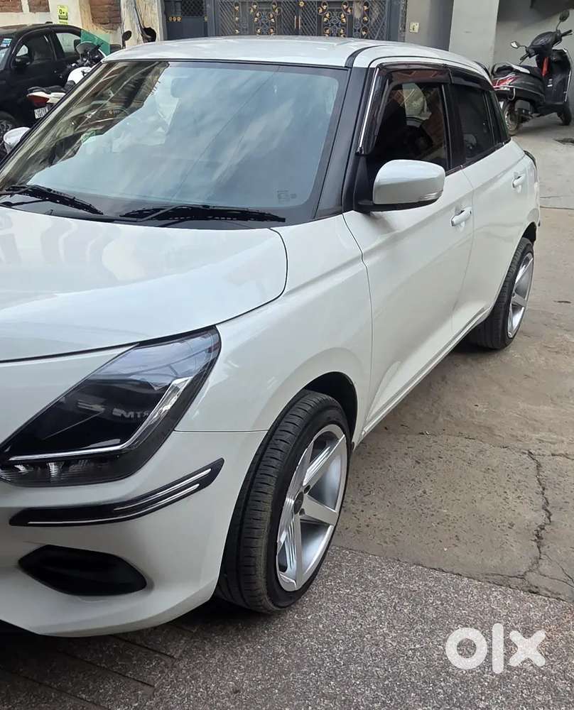 Maruti Suzuki Swift Vxi (o) Petrol 2025 Automatic