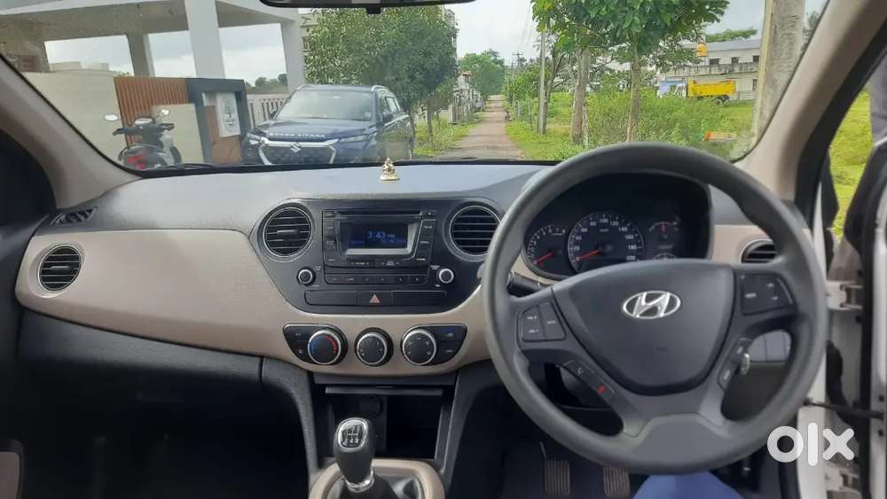 Hyundai Xcent 2015 Lady Driven Excellent Condition