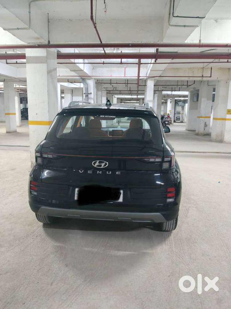 Hyundai Venue S Optional Petrol – Feb 2023  Excellent Condition