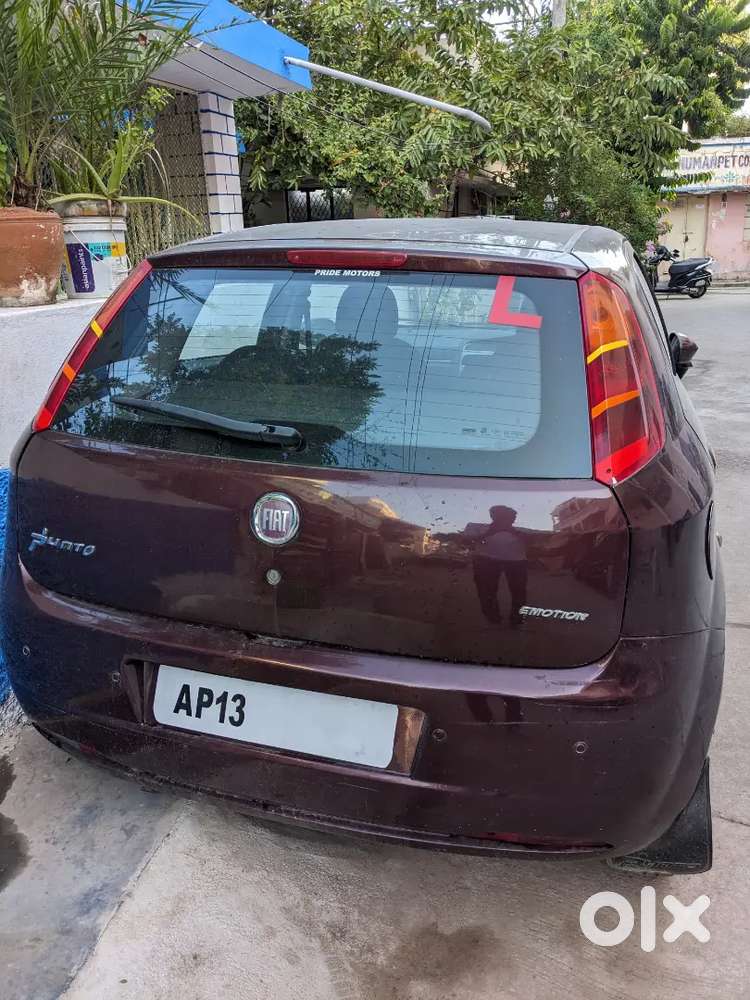 Fiat Punto 2010 Petrol 79500 Km Driven