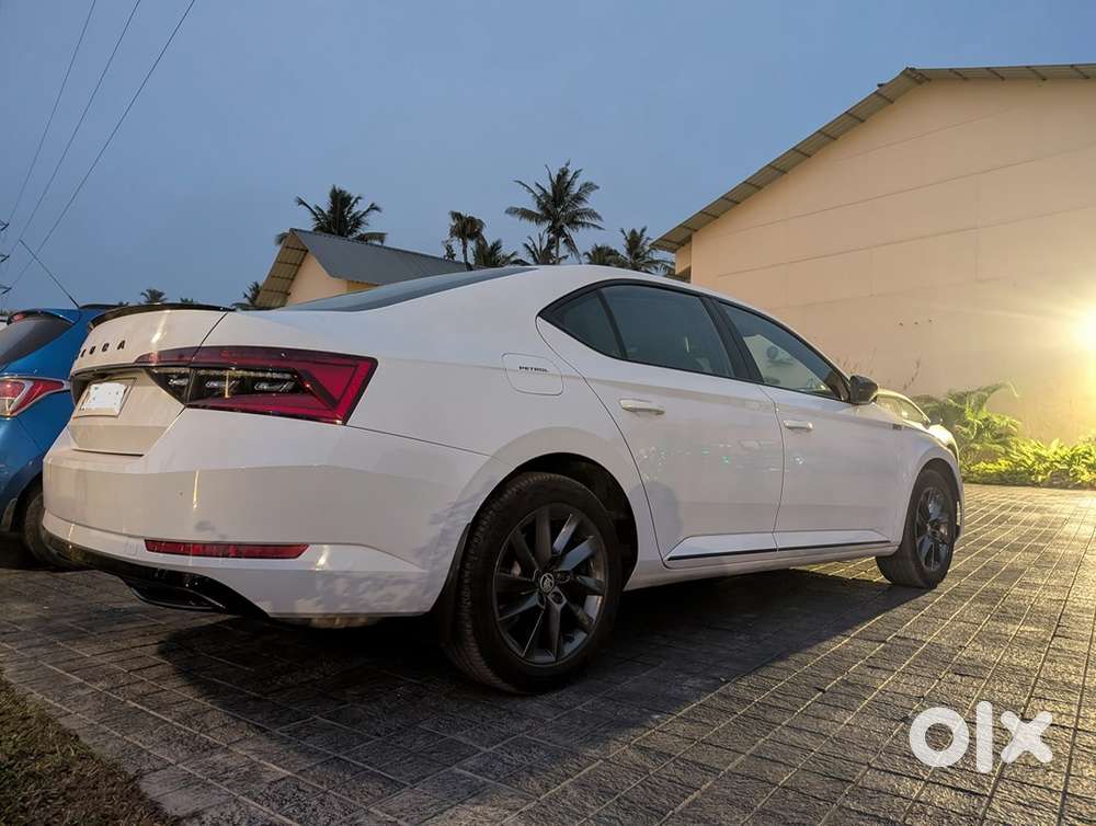 Skoda Superb Sportline 2.0l Tsi | Mint Condition | Under Warranty