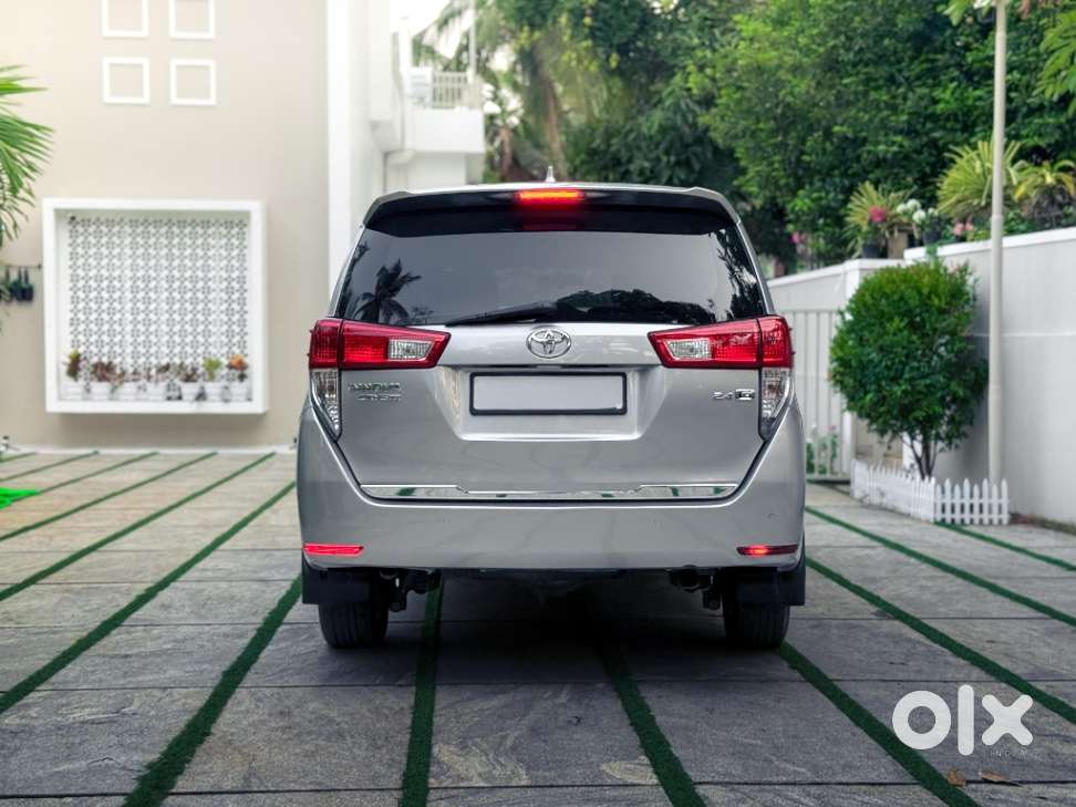 Toyota Innova Crysta [2020-ongoing] 2.4 Gx 7 Str, 2022, Diesel