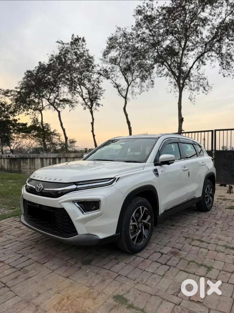 Toyota Urban Cruiser Hyryder 2025 Petrol Well Maintained