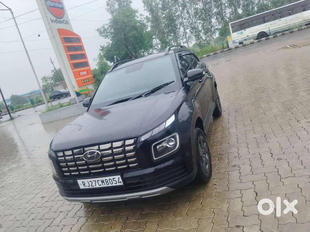 Hyundai Venue Sx 2023 Petrol.   22/12/2023 Model