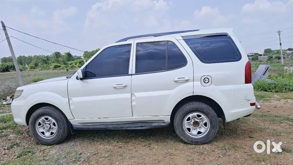 Tata Safari Storme 2014