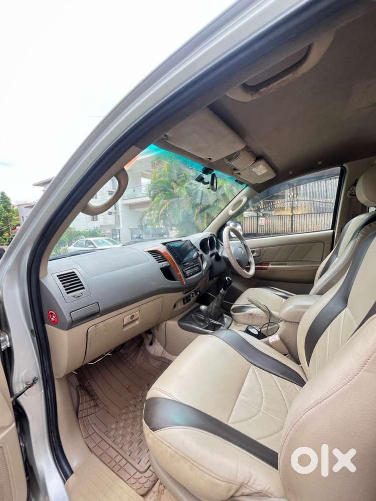 Toyota Fortuner [ ] 3.0 4x4 Mt, 2010, Diesel