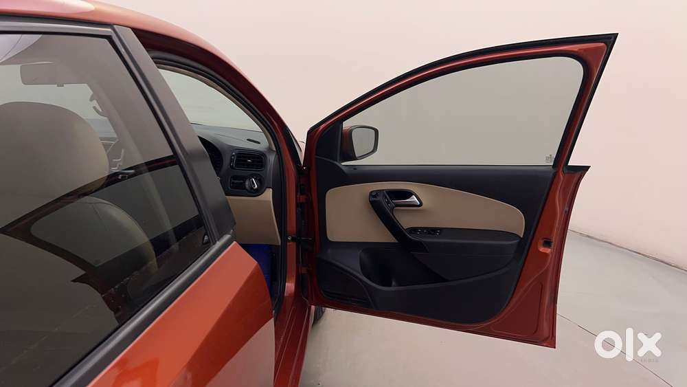 Volkswagen Polo Petrol Highline 1.2l, 2015, Petrol