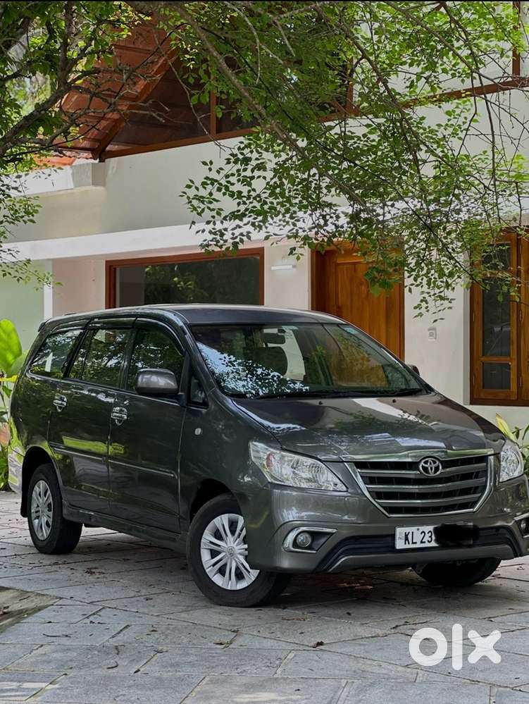 Toyota Innova 2013 Diesel 220000 Km Driven