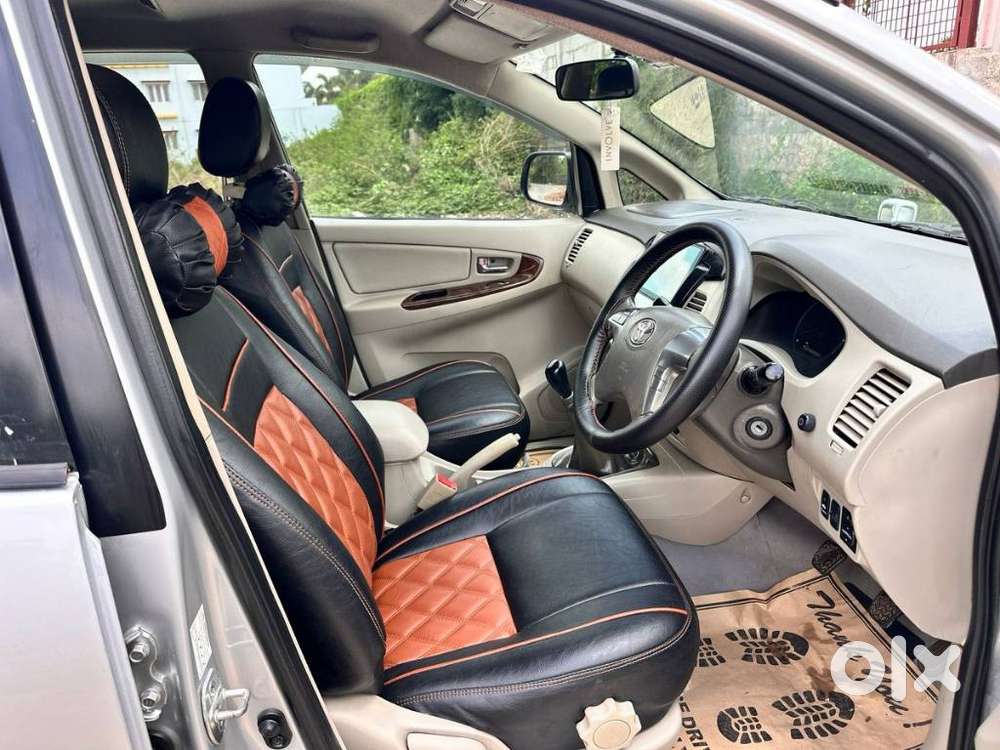 Toyota Innova 2.5 Vx 8 Str Bs-iii, 2014, Diesel