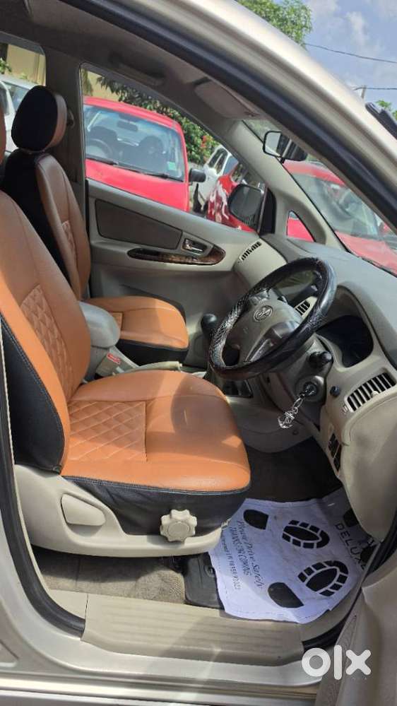 Toyota Innova 2.5 Vx 8 Str Bs-iii, 2014, Diesel