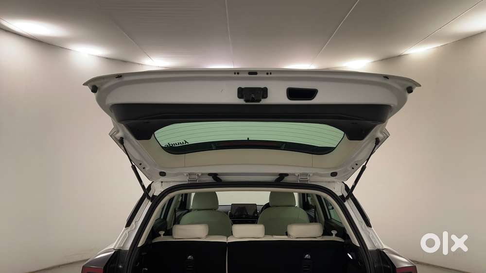Mahindra Xuv 3xo Ax7l Petrol Mt, 2024, Petrol