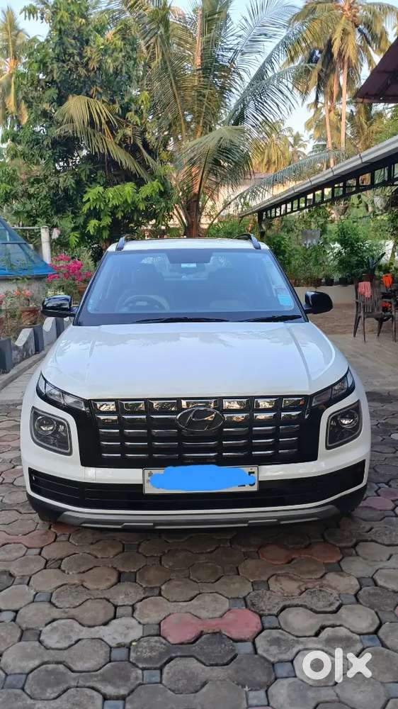 Hyundai Venue 2023 Diesel 22430 Km Driven