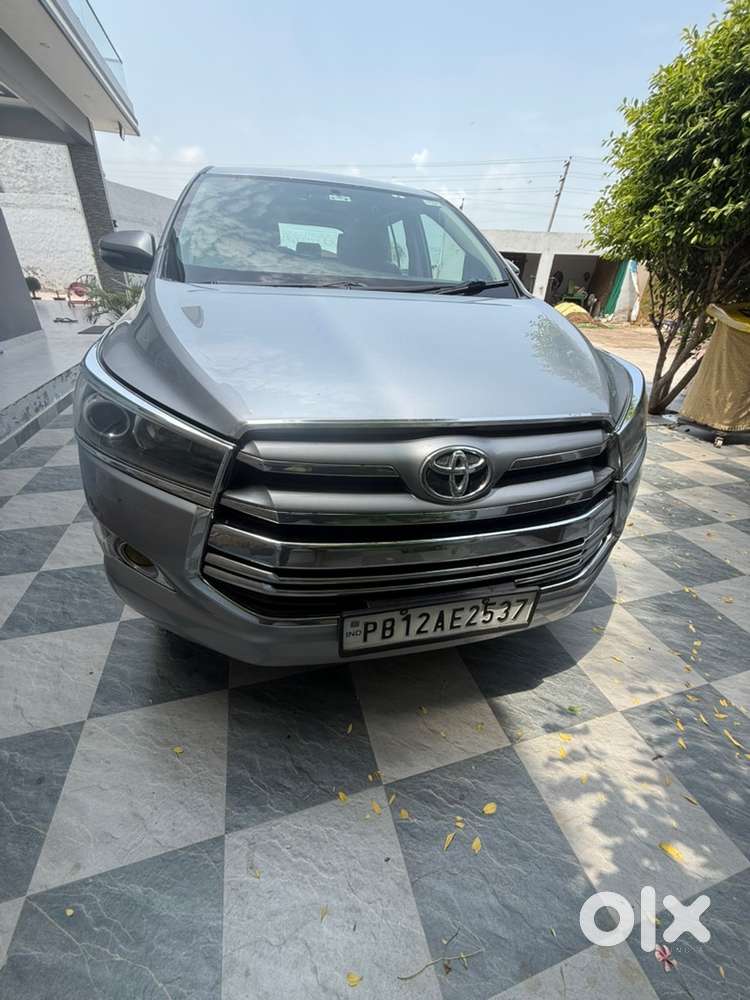 Toyota Innova Crysta 2018 Price 960000