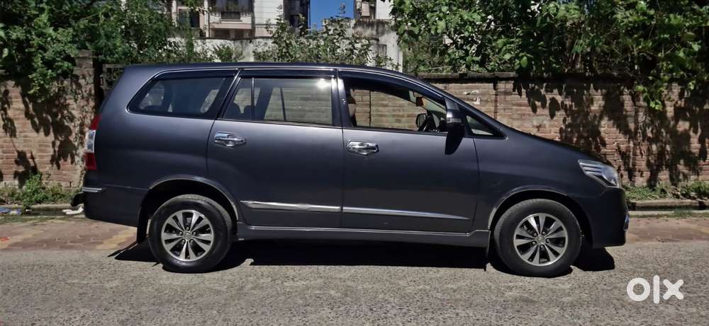Toyota Innova 2.5 Vx 7 Seater Bs Iv, 2015, Diesel