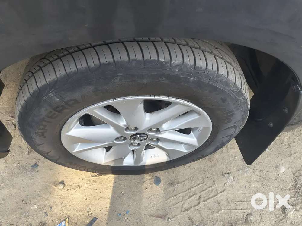 Toyota Innova Crysta 2016 Diesel Well Maintained