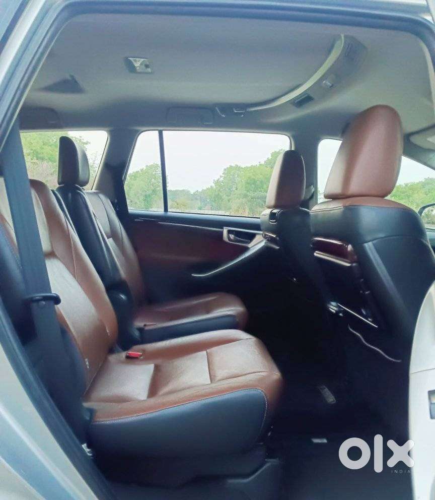 Toyota Innova Crysta 2.8z Automatic, 2016, Diesel