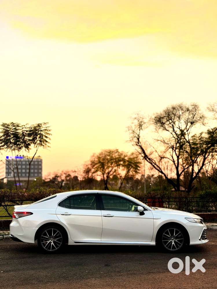 Toyota Camry Hybrid, 2022, Petrol