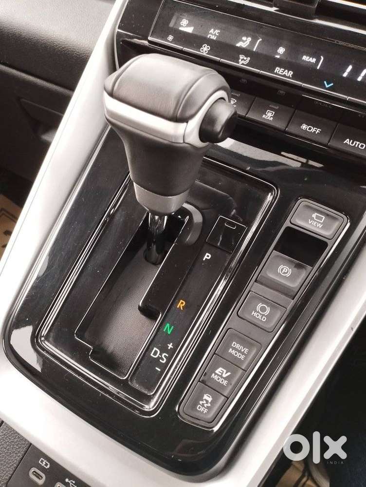 Toyota Innova Hycross 2.0 Vx Hybrid 7 Str, 2025, Petrol
