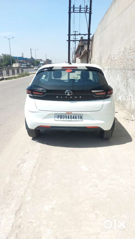 Tata Altroz 1.2 Xm Plus, 2025, Petrol