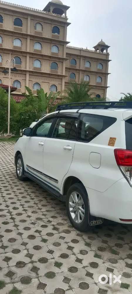 Toyota Innova Crysta 2023 Suv