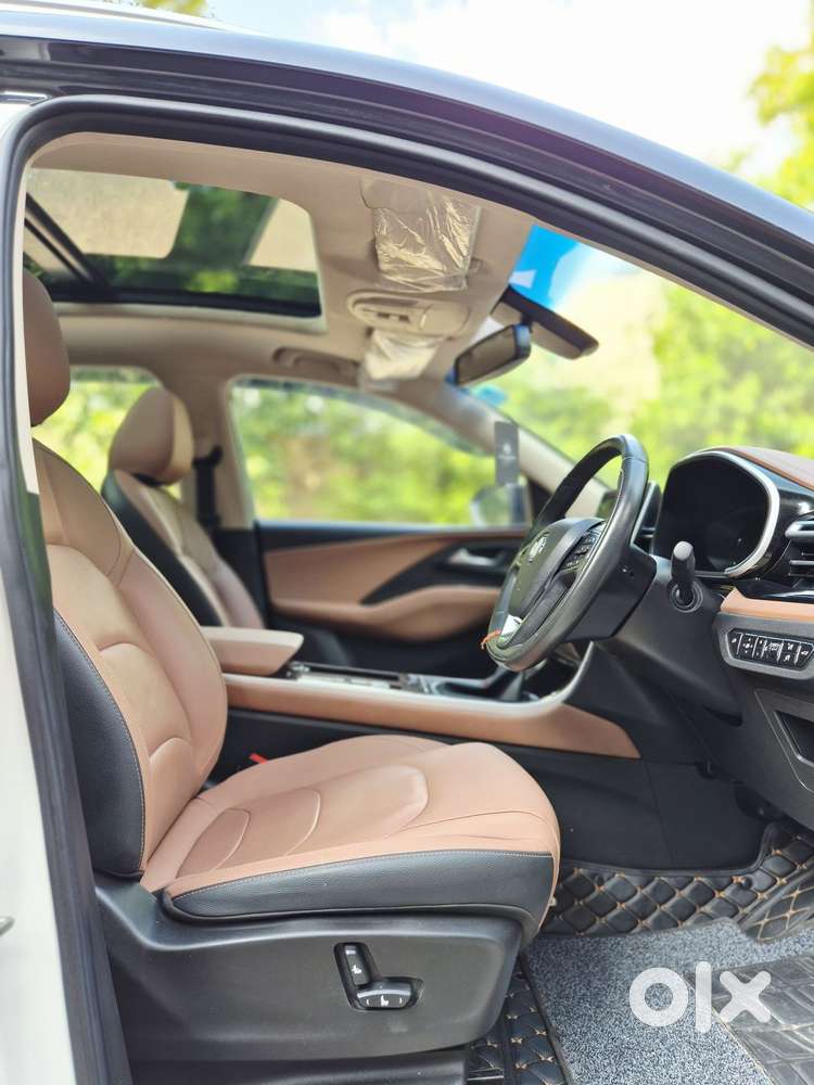 Mg Hector Plus Sharp Pro 1.5 Turbo Petrol Cvt 6 Str, 2023, Petrol
