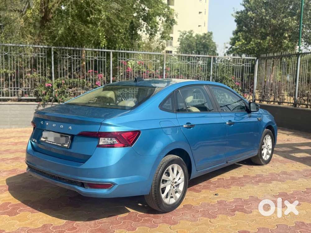 Skoda Slavia Ambition 1.0l Tsi At, 2022, Petrol