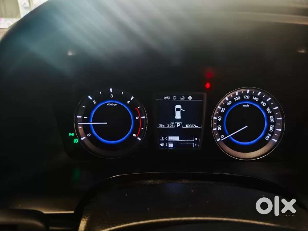 Mahindra Alturas G4, 2022, Diesel