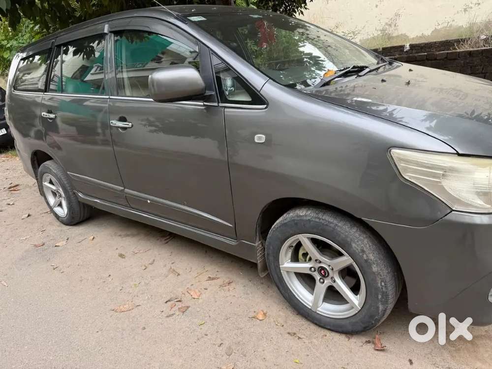 Toyota Innova Diesel Manual 2014 Variant