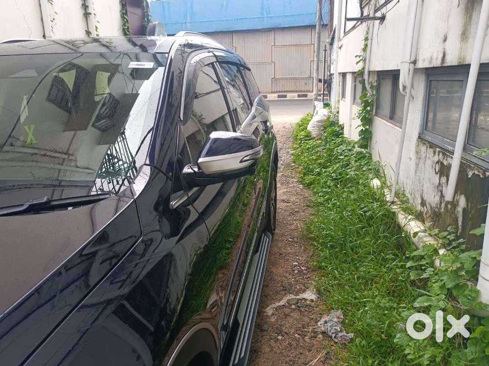 Xuv 700axl/ 2024 Model / 6 Seater/ Excellent Condition/ Kl01 Fancy Num
