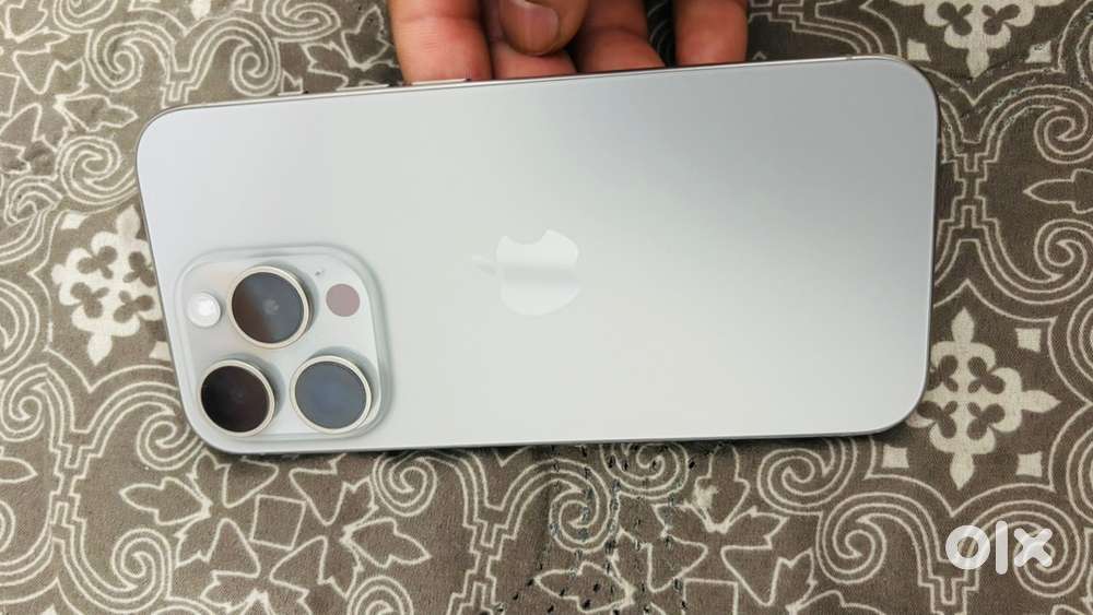 iPhone 15pro 128gb 86% battery