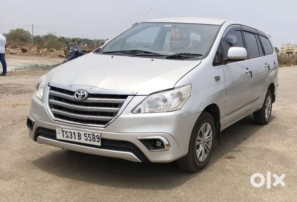 Toyota Innova 2014