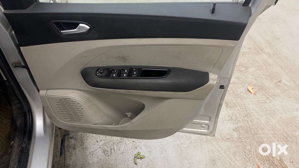 Renault Triber Rxz, 2019, Petrol