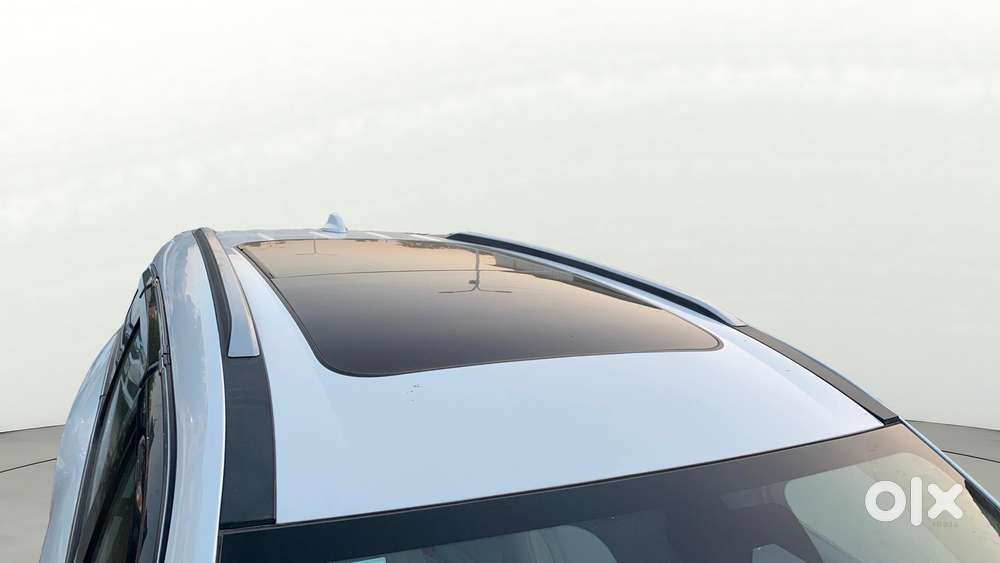 Mahindra Xuv700 2.0 Ax 7 Petrol At Luxury Pack Str, 2023, Petrol