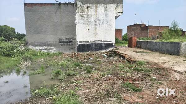 Plot 200 gaj