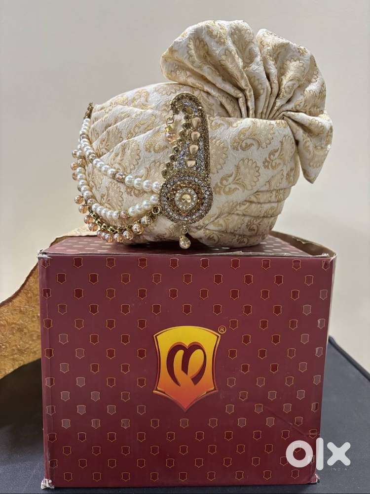 Selling Ivory White Turban with Embellished Peacock Brooch for ₹1,500 ...