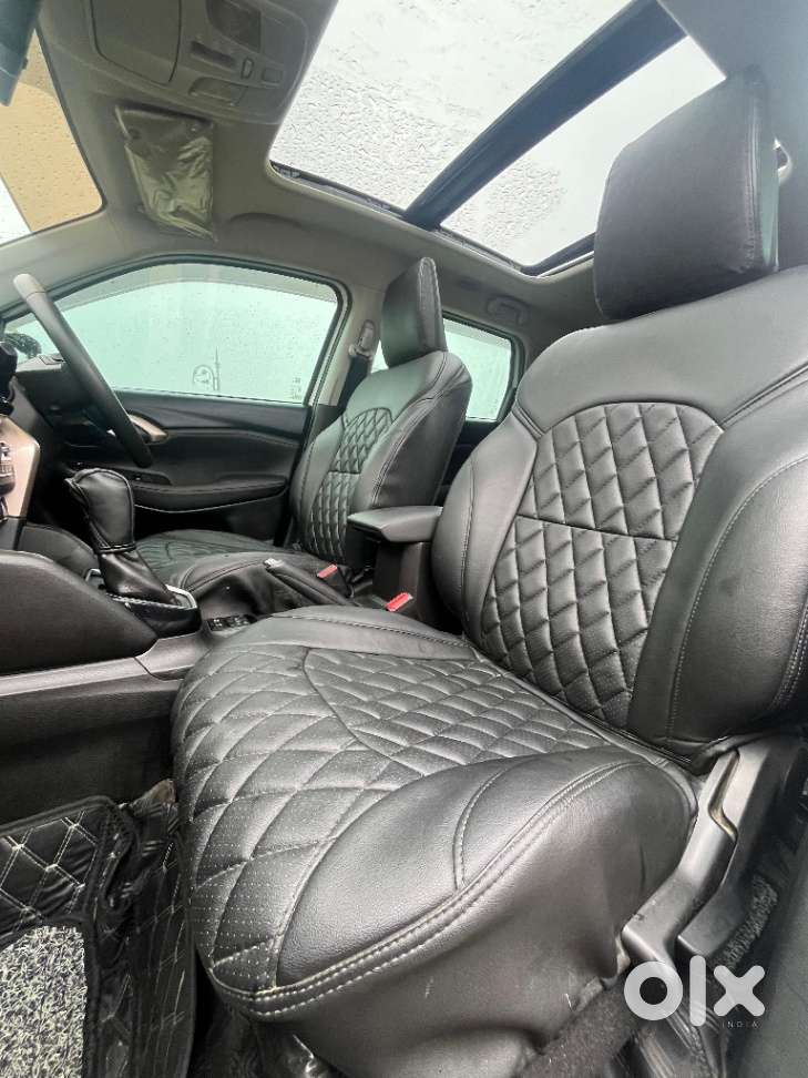 Maruti Suzuki Grand Vitara 1.5 Alpha Plus Intelligent Hybrid Ecvt, 2..