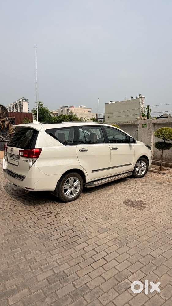 Toyota Innova Crysta 2016
