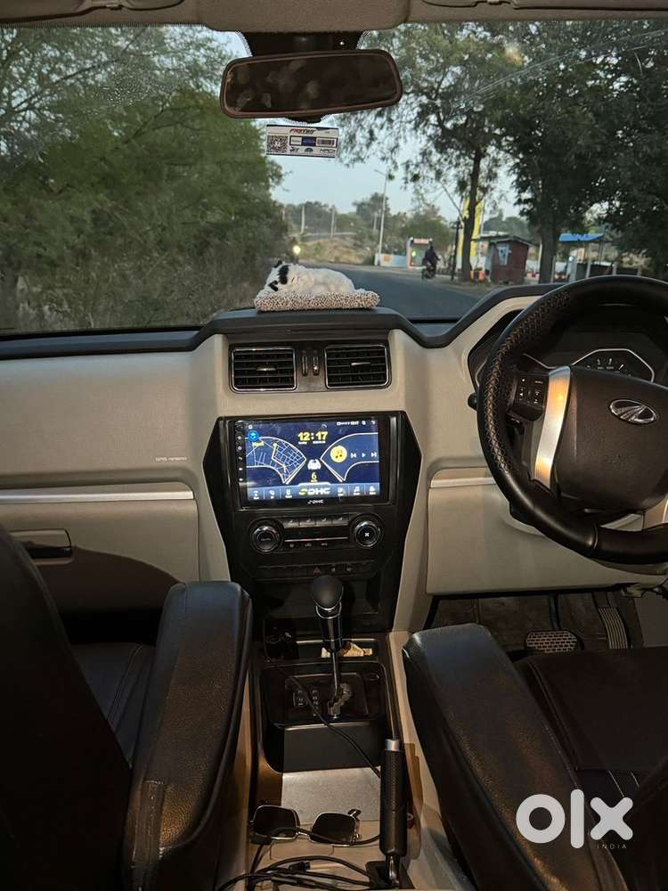 Mahindra Scorpio S10