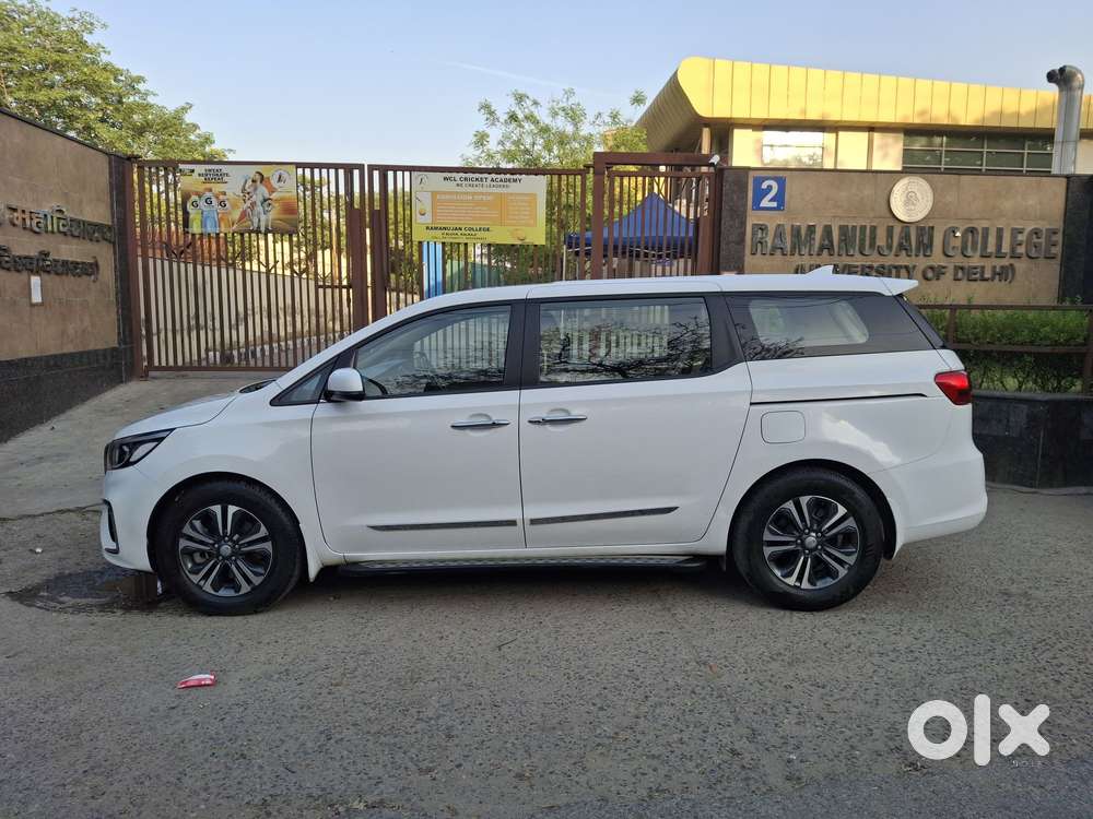 Kia Carnival Premium, 2021, Petrol