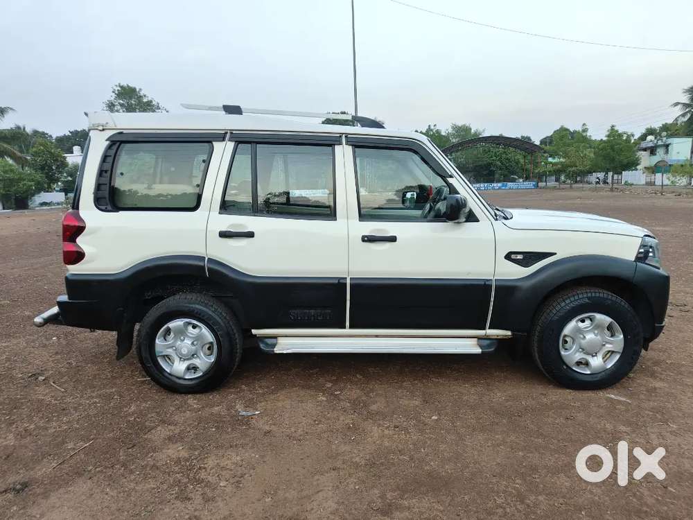 S3 2019 1st Owner 9 Seater