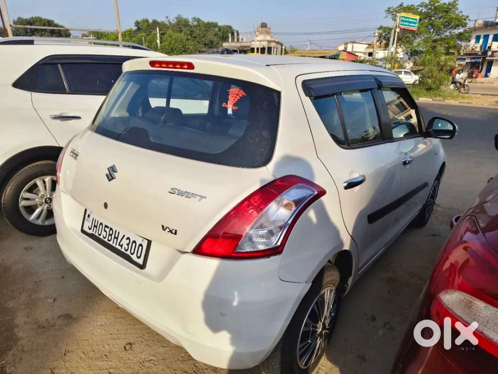 Maruti Suzuki Swift Vxi Bsiv, 2015, Petrol