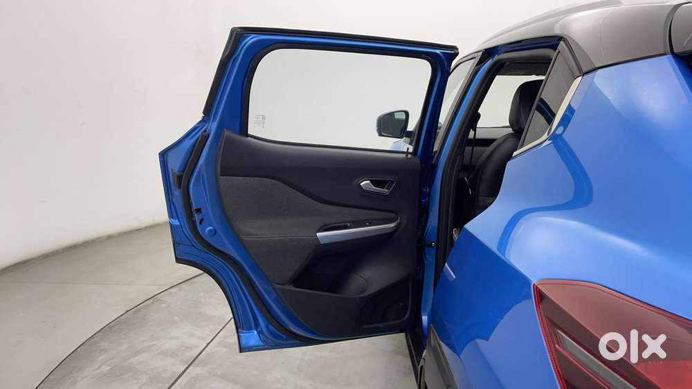 Nissan Magnite 1.0 Xv Premium Dual Tone, 2024, Petrol