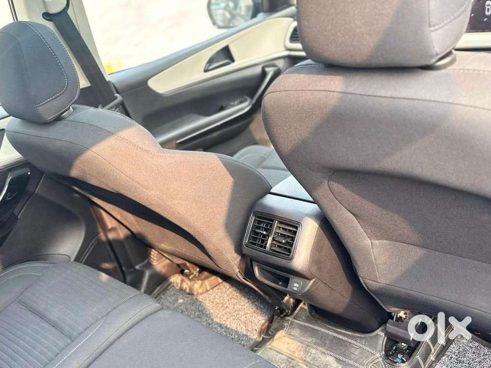 Mahindra Xuv700 2024 Petrol 10000 Km Driven