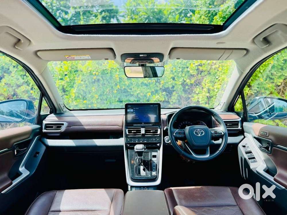 Toyota Innova Hycross 2.0 Zx Hybrid 7 Str, 2025, Petrol